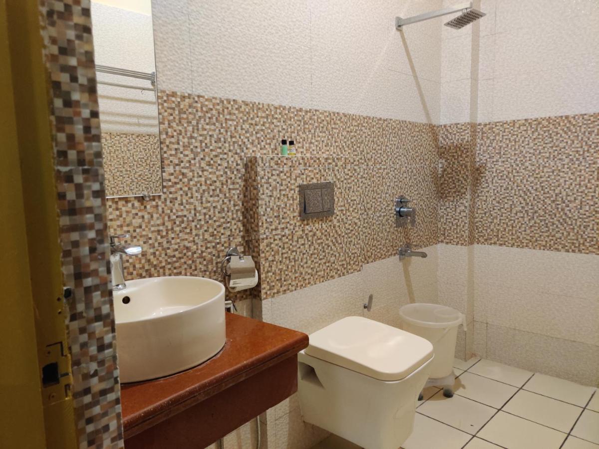 Mvt Guesthouse & Restaurant Rishikesh Ngoại thất bức ảnh
