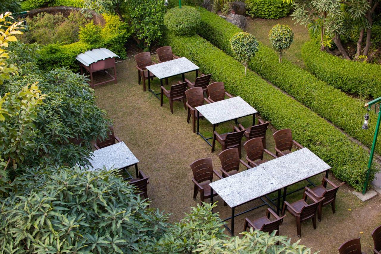 Mvt Guesthouse & Restaurant Rishikesh Ngoại thất bức ảnh