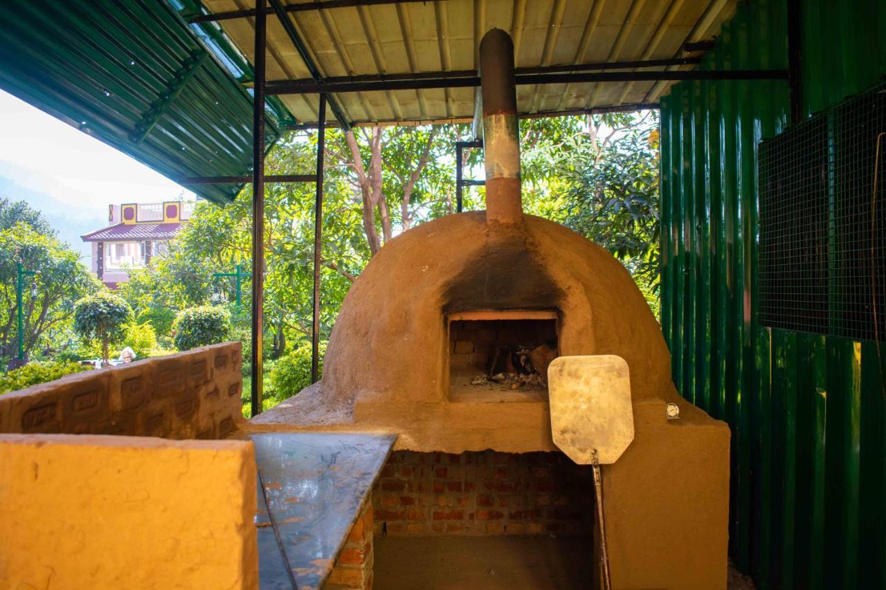 Mvt Guesthouse & Restaurant Rishikesh Ngoại thất bức ảnh