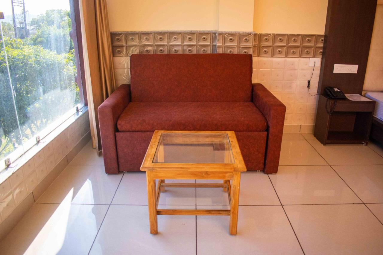 Mvt Guesthouse & Restaurant Rishikesh Ngoại thất bức ảnh